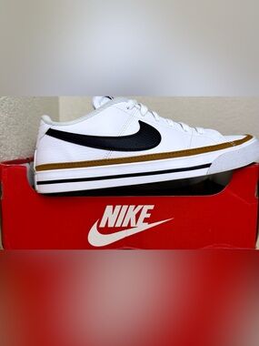 Nike Court Legacy White Black Gum Trim Sneakers Women’s Size 7